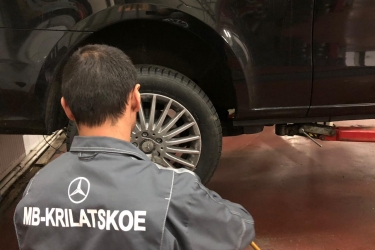 Замена колодок Mercedes V-class - изображение 1