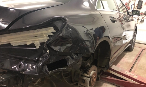 Ремонт заднего крыла Mercedes CLA - фото до ремонта